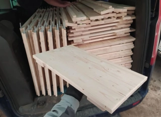 Posuvný stolek pro podsady